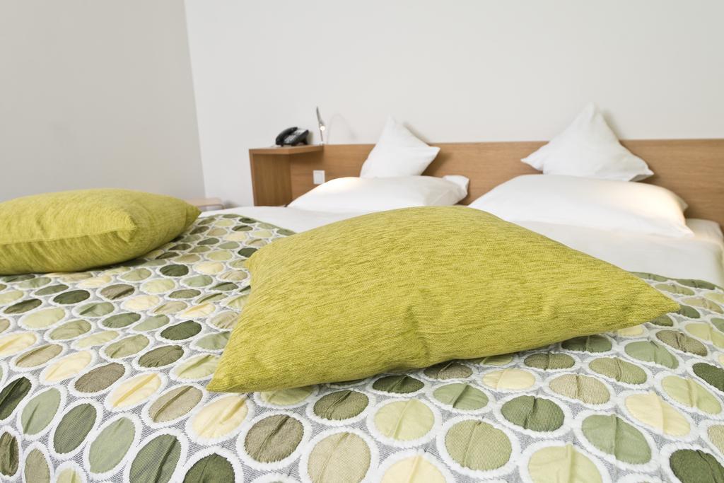 Tryp By Wyndham Frankfurt Hotel Frankfurt am Main Szoba fotó