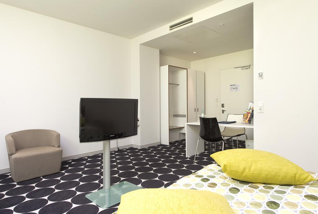 Tryp By Wyndham Frankfurt Hotel Frankfurt am Main Szoba fotó